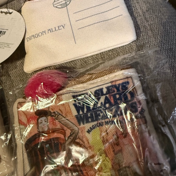 Loungefly Harry Potter Weasleys' Wizard Wheezes Wallet - Multicolor - Picture 2 of 4